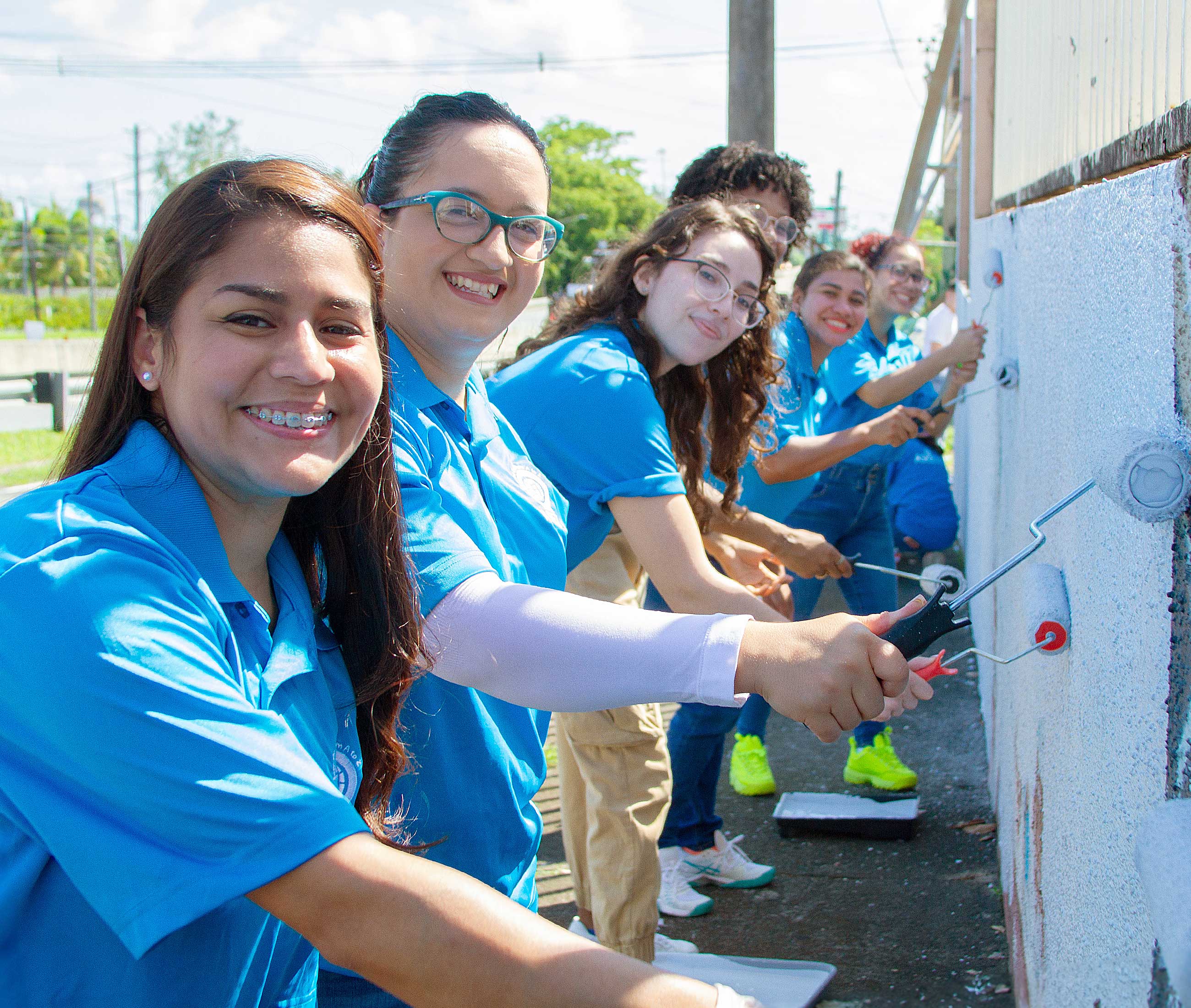 ASEZ Members From Universidad Interamericana de Puerto Rico Clean San