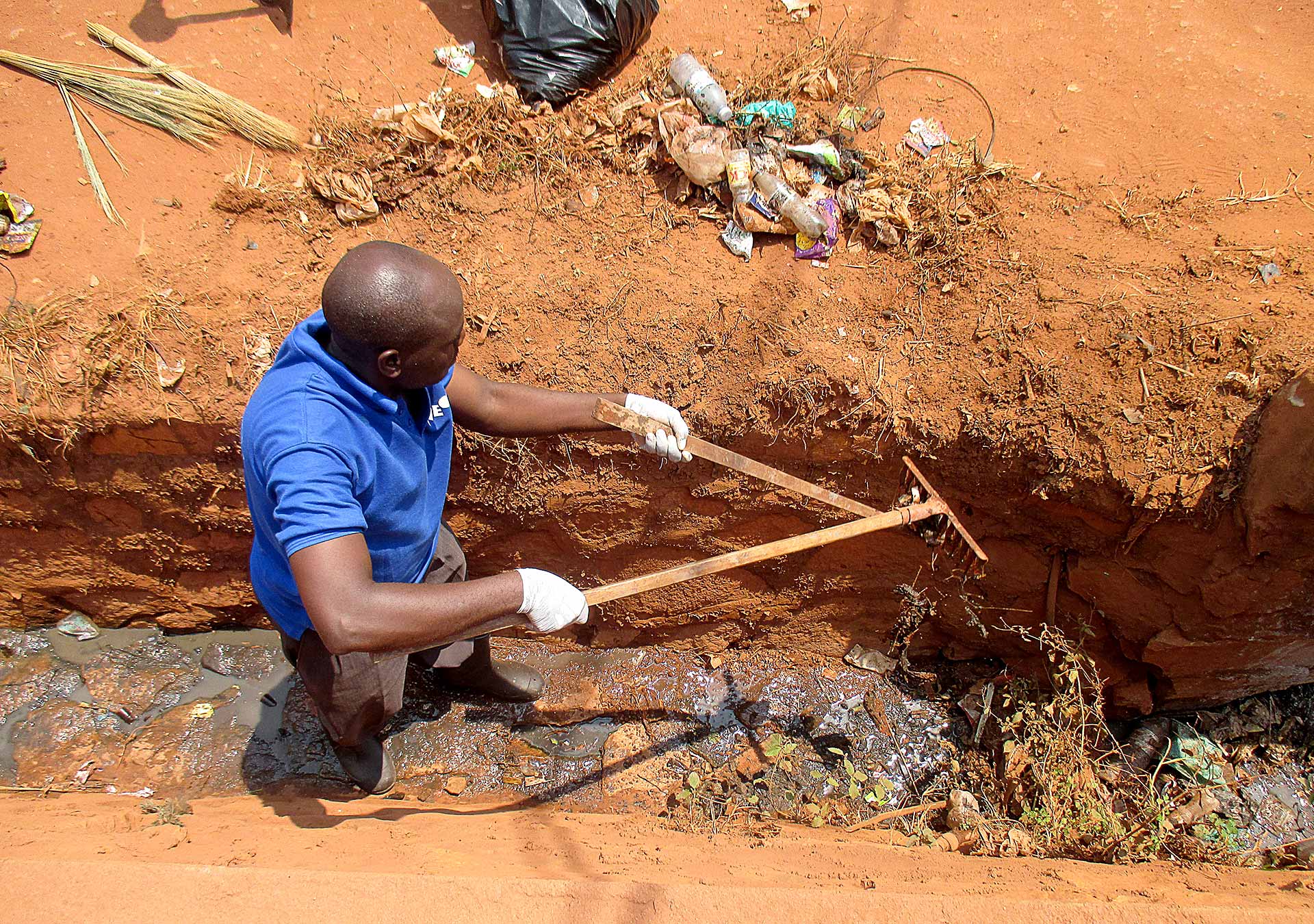 Street Cleanup in Uganda Has Started with Unity - Volunteer Service Review